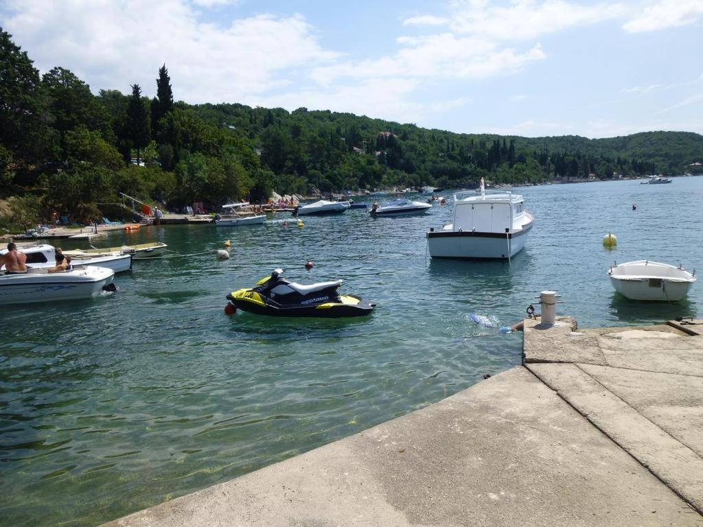 Apartment Jasna B Omišalj Kültér fotó